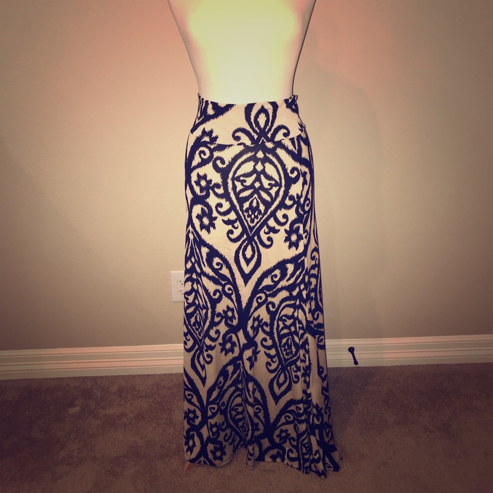 Maxi Skirt Size L